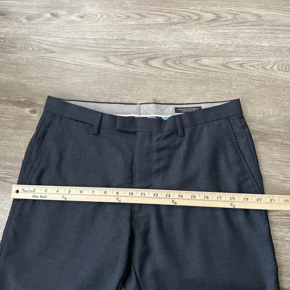 Banana Republic Modern Slim Fit Dress Pants Mens 33x30 Navy Blue Plaid Wool Suit